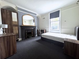 Room 1- click for photo gallery